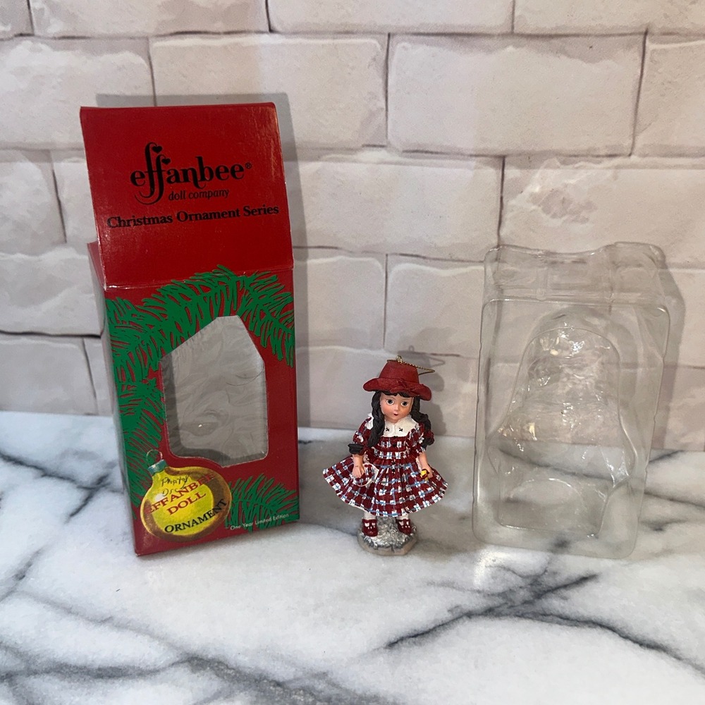 Effanbee Doll Company Patricia Kin Christmas Ornament 2000 Limited Edition Boxed